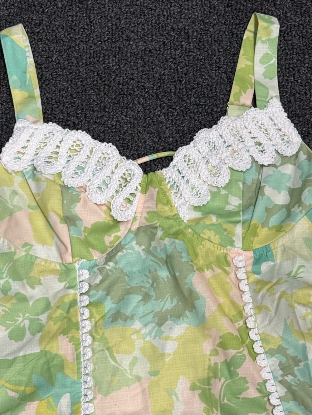 Brand New Green and Cream Floral Lace-Trim Mini Dress - Picture 4 of 8